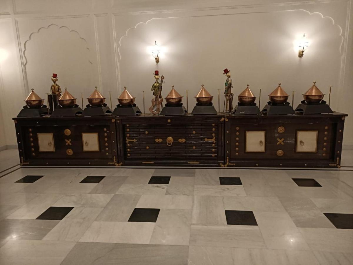 Hotel Raj Bagh Palace Jaipur Exteriör bild